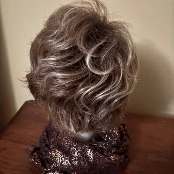 Rene of Paris synthetic wig - Picture 4 of 4